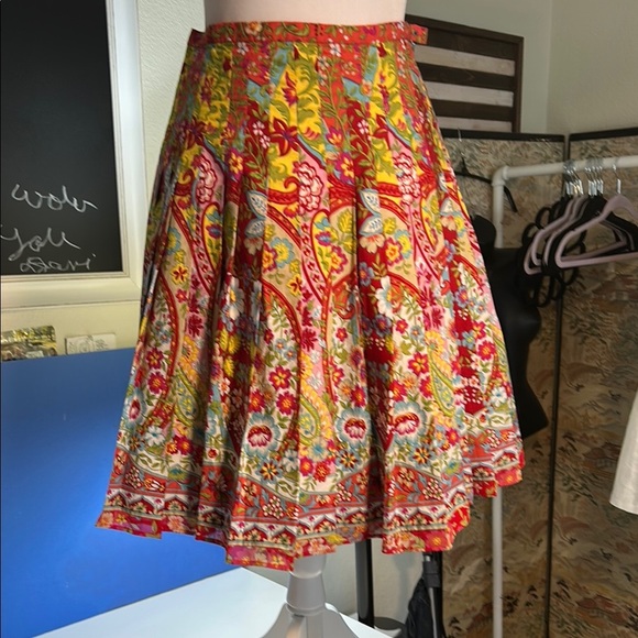 jones wear jeans Dresses & Skirts - JONES WEAR JEANS PLEATED FLORAL PAISLEY PRINT COTTON MINI SKIRT SIZE 8